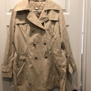 Cute Michael Korda trench coat large